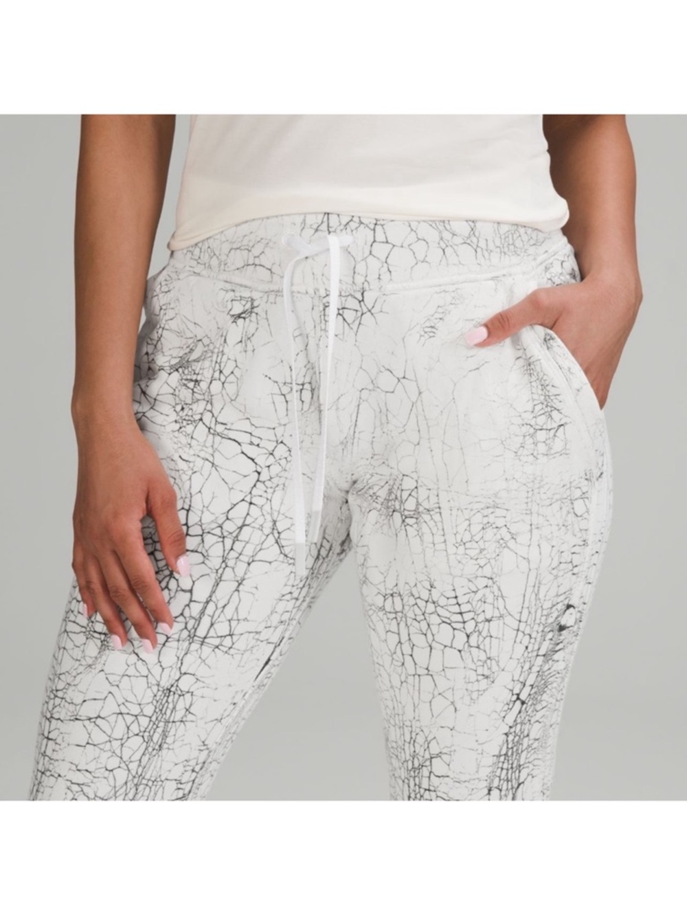 Lululemon Athletica Warm Down Jogger Thread Dye White Black 7/8 Length sz 14 - Picture 4 of 6